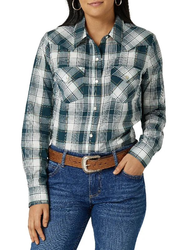 Women's Wrangler Essential Snap Front Shirt #112327184